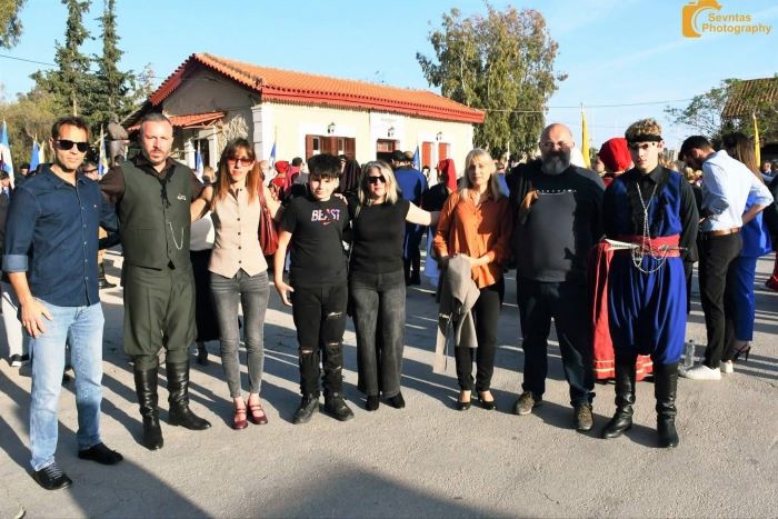 Οι Κρήτες Ραφήνας – Πικερμίου τίμησαν την 85η επέτειο της Μάχης της Κρήτης (βίντεο)
