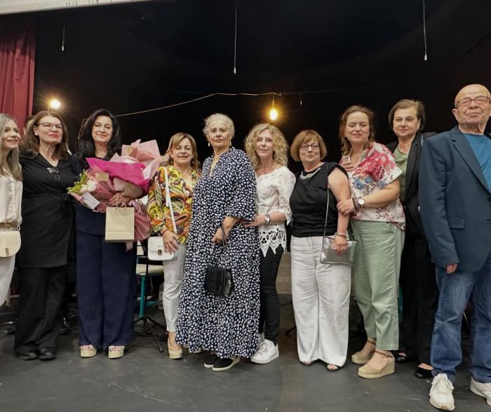 Ραφήνα: 30 χρόνια μουσικής και αναμνήσεων στο 1ο Γυμνάσιο – Συγκινητικό reunion για την Αλεξάνδρα Καλλή