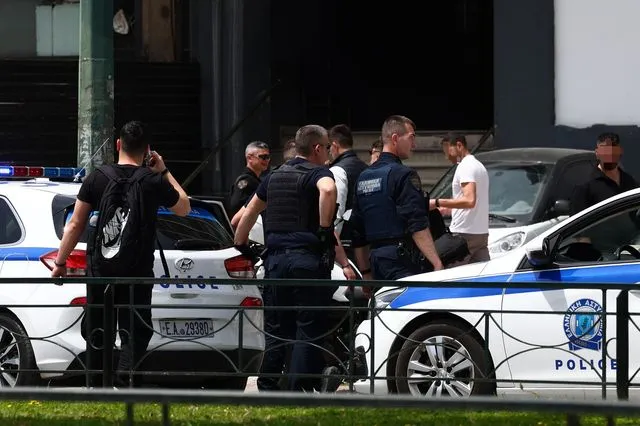 Καλλιθέα: Πυροβολισμοί σε μπαρ – Τραυματίας η εργαζόμενη που δέχτηκε πυρά