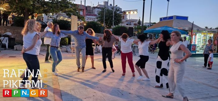 Ραφήνα: Το έθιμο του Άη Γιάννη του Κλήδονα αναβίωσε στην κεντρική πλατεία -φωτο – πολλά βίντεο