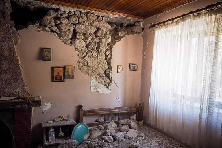 Λέκκας για τους σεισμούς στην Εύβοια: «Δεν αναμένουμε μεγαλύτερα μεγέθη» – Ζημιές σε τουλάχιστον 15 κατοικίες