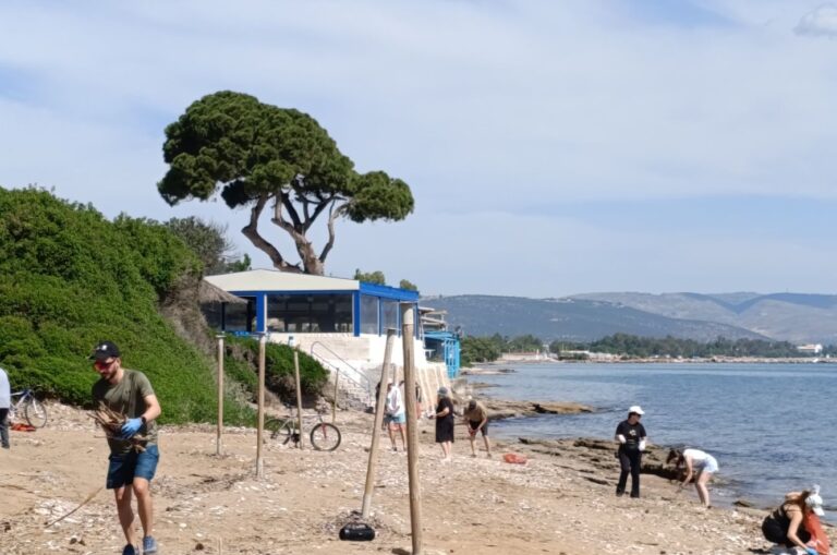 Ο Δήμος Μαραθώνος χαιρετίζει τις εθελοντικές πρωτοβουλίες καθαρισμού παραλίας