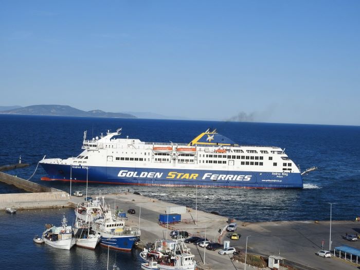 Ραφήνα: Το «ANDROS KING» στην ίδια μανούβρα μετά την πρόσκρουση στον λιμενοβραχίονα – Σε νέα γραμμή από σήμερα