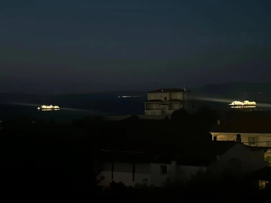 Mάτι: Συλλογή υπογραφών κατοίκων για τον συνωστισμό πλοίων αρόδο – Απάντηση Λιμεναρχείου Ραφήνας – Στη Βουλή το ζήτημα