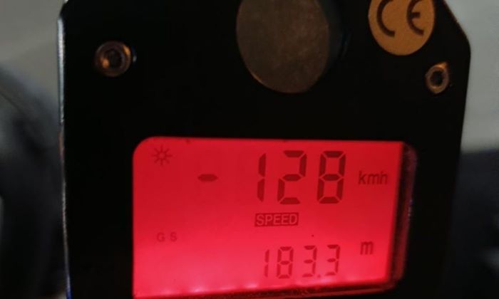 26χρονος οδηγούσε μεθυσμένος με 128 χιλιόμετρα την ώρα χωρίς δίπλωμα, ασφάλεια και πινακίδες