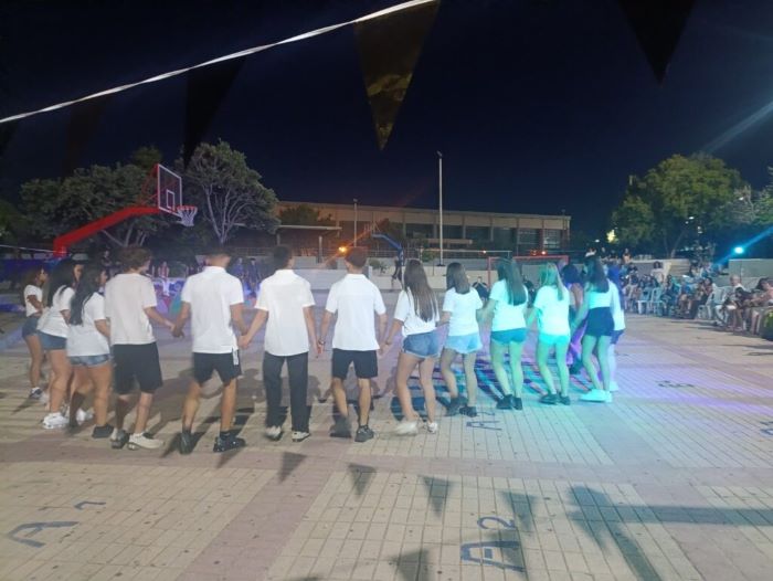 Ραφήνα: Ηχηρά μηνύματα κατά του bullying και των διακρίσεων στη γιορτή αποφοίτησης του Γυμνασίου