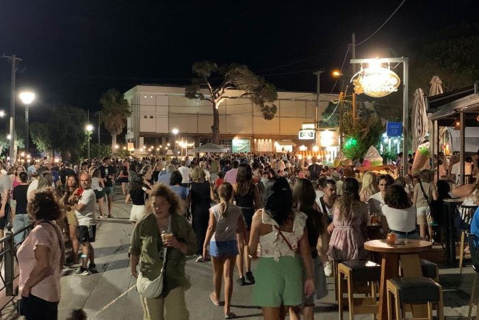 Ξεκινά η πεζοδρόμηση στη παραλία Νέας Μάκρης και η μονοδρόμηση στην Παραλία Μαραθώνα