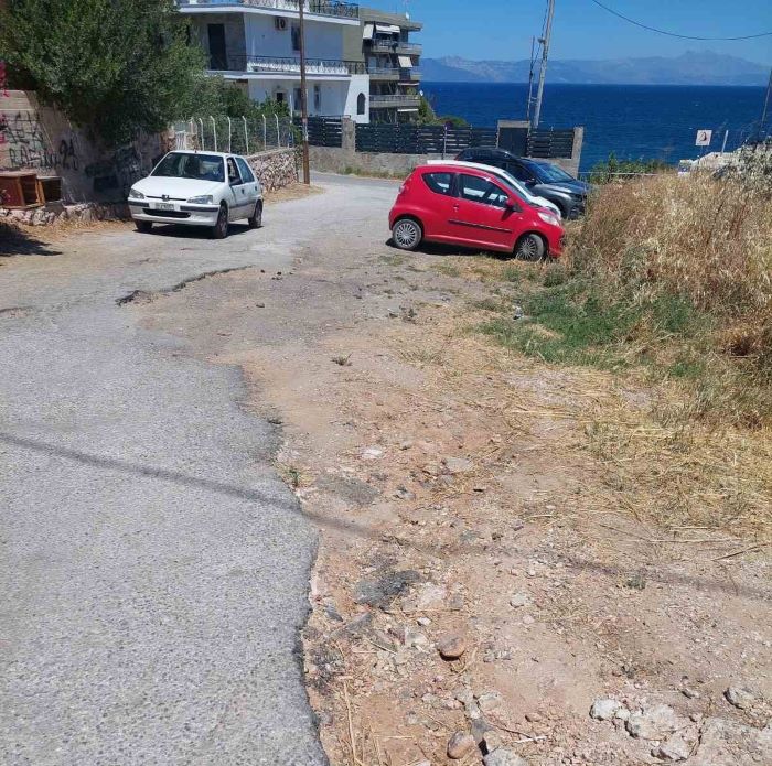 Οκτώ χρόνια μετά στο Κόκκινο Λιμανάκι : Ημιτελή έργα και επικίνδυνοι δρόμοι εξοργίζουν τους κατοίκους