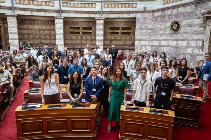 Σοφία Ζαχαράκη: Κάθε συνάντηση με τα παιδιά είναι για μένα ελπίδα
