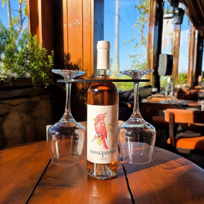 Papagiannis Rosé: Καλοκαιρινή απόλαυση στο Άρτιον Μάτι