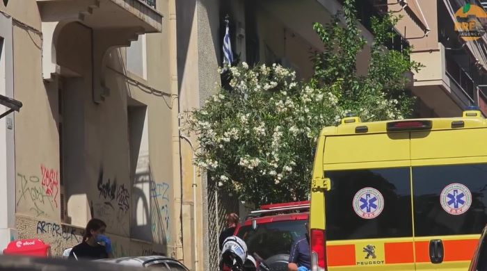 Πατήσια: Μία γυναίκα νεκρή από φωτιά σε διαμέρισμα – Στο νοσοκομείο ηλικιωμένος