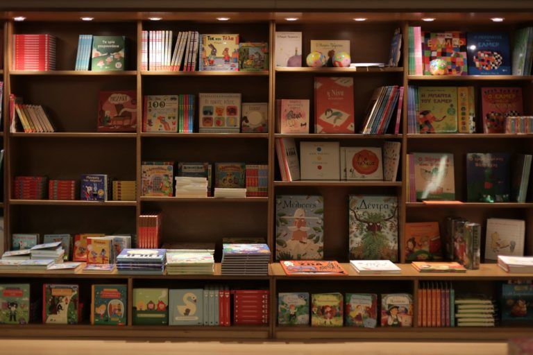 eBooks ή Έντυπα Βιβλία; Πώς να Επιλέξετε τον Ιδανικό Τρόπο Ανάγνωσης