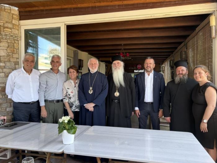 Στη Ραφήνα ο Αρχιεπίσκοπος Αμερικής Ελπιδοφόρος – Γεύμα προς τιμήν του από τη Δήμαρχο Ραφήνας – Πικερμίου Δήμητρα Τσεβά