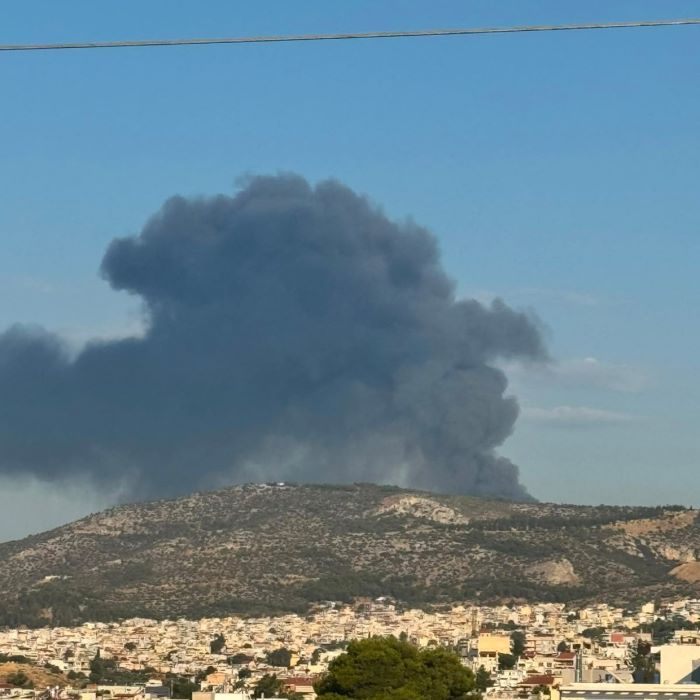 Ασπρόπυργος: Έντεκα τραυματίες από τη μεγάλη φωτιά – Τρεις διασωληνωμένοι σε σοβαρή κατάσταση