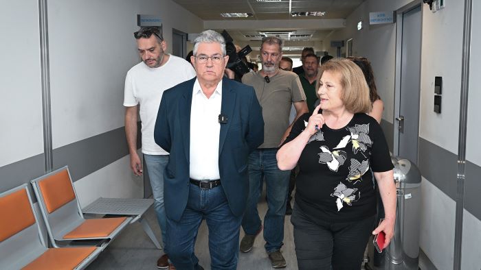 Κουτσούμπας από Ραφήνα: Άμεση ενίσχυση και στελέχωση του Κέντρου Υγείας