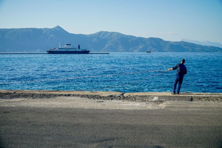 Περιπέτεια για 68χρονη σε πλοίο με προορισμό τη Ραφήνα