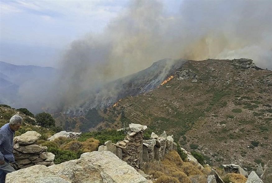 Φωτιά στην Άνδρο – Μήνυμα από το 112