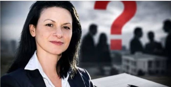 Παλλήνη: Η Βίκυ Κακαμπούκη απαντά για την παραίτησή της – «Πολιτική, θεσμική και ηθική διαφωνία»