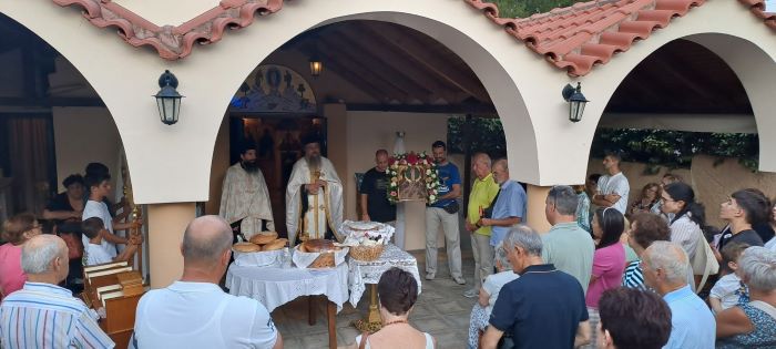 Ραφήνα: Με κατάνυξη γιορτάστηκε η Μεταμόρφωση του Σωτήρος στον ομώνυμο Ιερό Ναό του οικισμού Βγένα