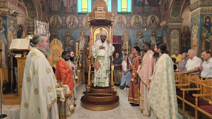 Ραφήνα: Ιερό λείψανο του Αγίου Χρυσοστόμου Παπασαραντόπουλου στην Ενορία Αναλήψεως στη διασταύρωση