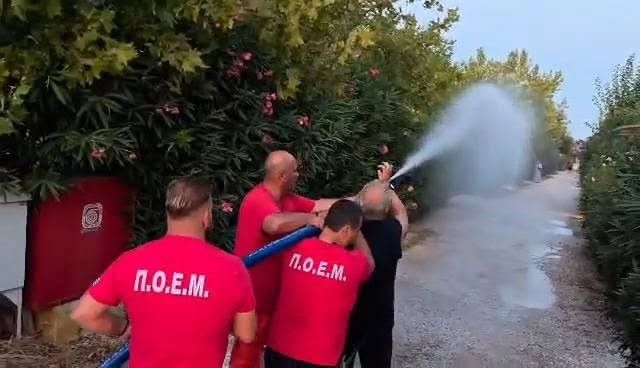 Παραλία Μαραθώνα: Ενημέρωση στο Marathon Village για την πυροπροστασία από τους εθελοντές της ΠΟΕΜ