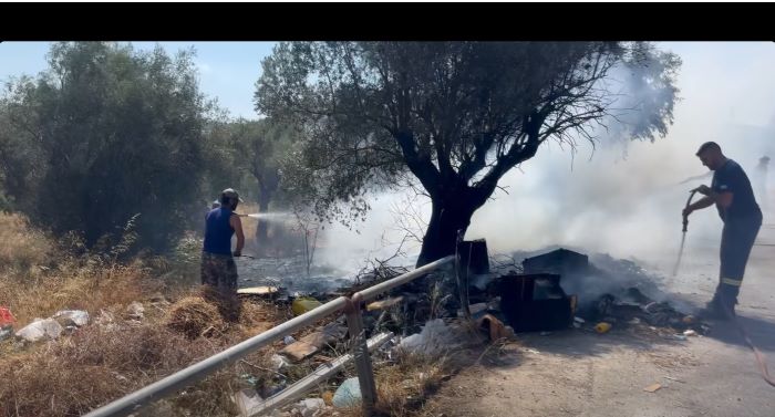 Φωτιά στη Νεάπολη Σπάτων – Πλήρης κατάσβεση