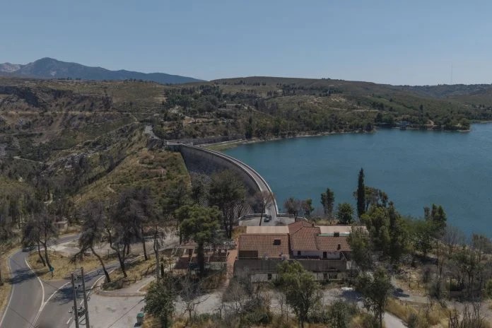 «Εμείς – Μαραθώνας»: Τρεις προτάσεις για το Τουριστικό Περίπτερο και το γειτονικό δημοτικό ακίνητο