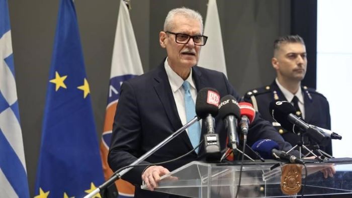 Εποχικοί Πυροσβέστες κατά Τουρνά: «Λέγατε ότι το Σώμα έχει 19.000 πυροσβέστες – Γιατί κόψατε τις άδειες;»