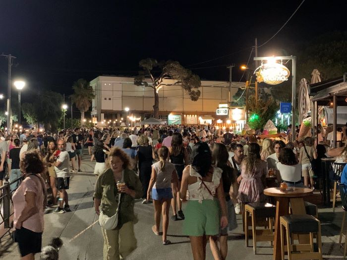 Νέα Μάκρη: Έως τις 6 Σεπτεμβρίου η πεζοδρόμηση της παραλίας