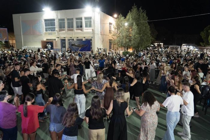 Παλλήνη: Πλήθος κόσμου στη «Γιορτή Τσικουδιάς» – Μια βραδιά με άρωμα και παράδοση Κρήτης