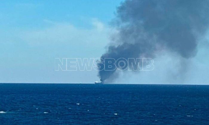 Φωτιά στο «BLUE CARRIER 2» βόρεια της Μυκόνου – Επιχείρηση για τους 29 επιβαίνοντες