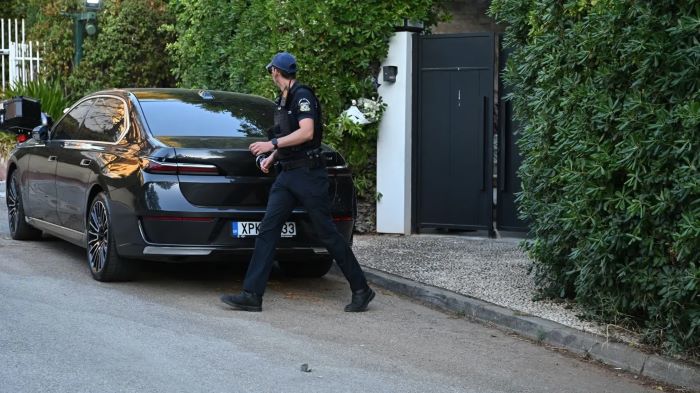 Γιώργος Μαζωνάκης: Έρευνα της Αστυνομίας στο σπίτι του παρουσία εισαγγελέα