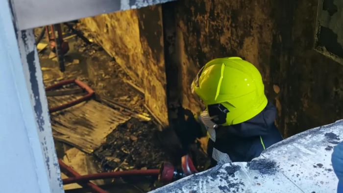 Σεπόλια: Φωτιά σε υπόγειο διαμέρισμα – Στο νοσοκομείο 28χρονος