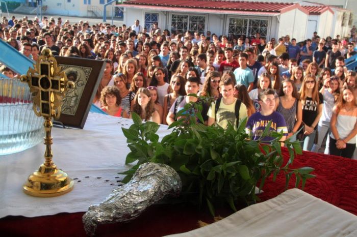 Πρόγραμμα αγιασμών στα σχολεία Σπάτων και Αρτέμιδος
