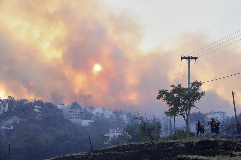 Συνελήφθησαν τρεις ανήλικοι για τη φωτιά στα Τουρκοβούνια – Φέρονται να πέταξαν κροτίδες
