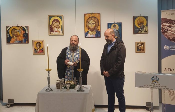 Ραφήνα: Η τέχνη της αγιογραφίας ενώνει όλες τις ηλικίες στην έκθεση της Παντοβασίλισσας