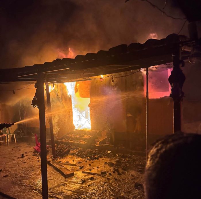 Σπάτα: Φωτιά κατέστρεψε οικίσκο σε καταυλισμό Ρομά στην Κιάφα