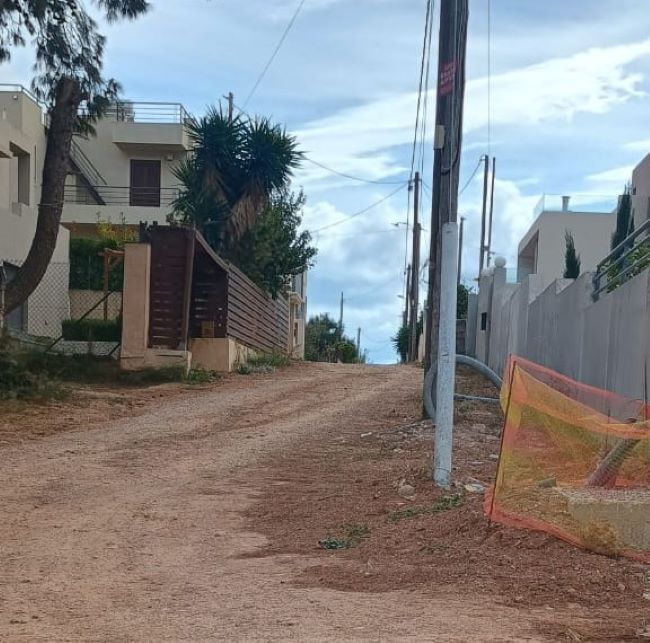 Κόκκινο Λιμανάκι: Ξεκίνησαν οι ασφαλτοστρώσεις- Τι θα γίνει με την οδό Λέλας Καραγιάννη;