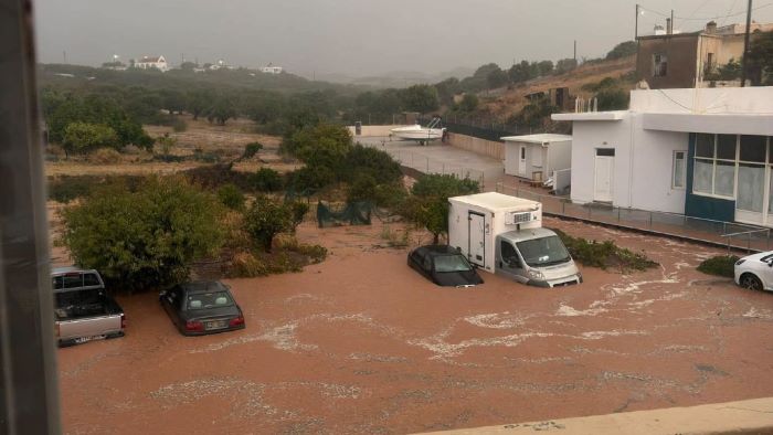 Κρήτη: Πλημμύρες στα Ζωνιανά και συναγερμός από το 112 – Δύσκολες ώρες για τους κατοίκους