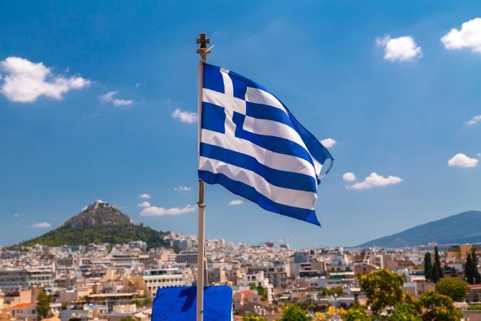 Σαντορίνη: Γαλανόλευκη 1.500 τετραγωνικών μέτρων για την επέτειο της 28ης Οκτωβρίου