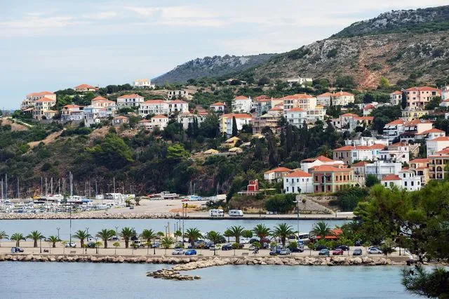 Καλαμάτα: Η απάντηση της διευθύντριας Πολεοδομίας στις απειλές θανάτου – ”Δεν υποκύπτουμε σε εκβιασμούς”