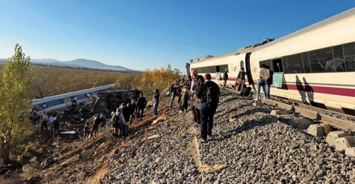 Ισπανία: Σύγκρουση τρένων κοντά στο Τολέδο – Αναφορές για τουλάχιστον 10 νεκρούς