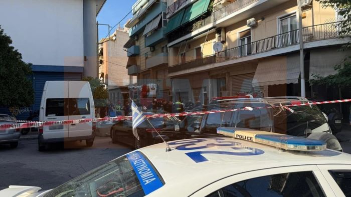 Έκρηξη στον Κολωνό: Τέσσερις τραυματίες – Εξετάζεται αν είχε στηθεί παγίδα σε αστυνομικούς