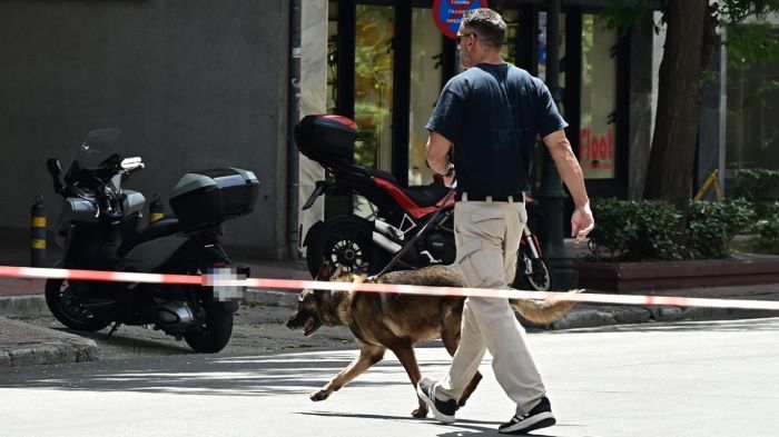 Καλλιθέα: Εκκενώθηκαν δύο πολυκατοικίες μετά τον εντοπισμό ύποπτων φιαλιδίων