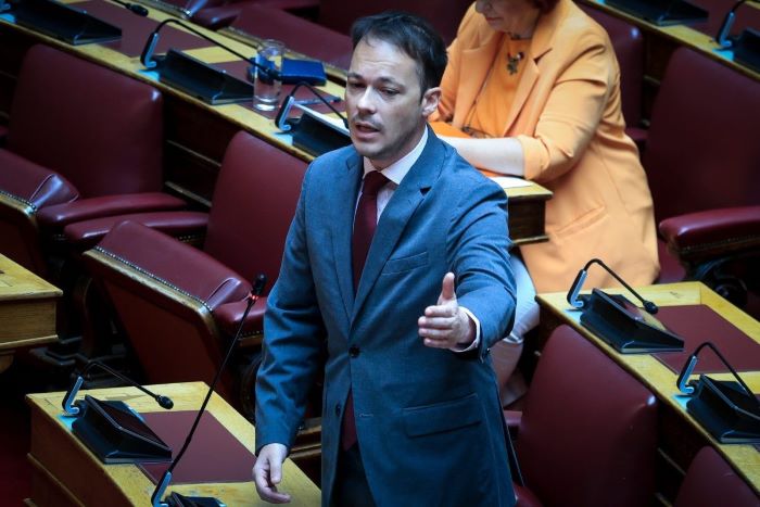 Μίλτος Ζαμπάρας: Παραιτήθηκε από βουλευτής – Συμπορεύεται με την Ελληνική Αριστερή Συμπαράταξη του Αλέξη Τσίπρα